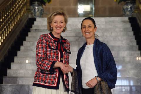 Entertainment Bilder des Tages Princess Astrid of Belgium (L) poses with Mexico City s Mayoress Claudia Sheinbaun during a ceremony in which the princess was named distinguished guest of the capital, in Mexico City, Mexico, 20 February 2019. Astrid of Belgium named distinguished guest of Mexico City !ACHTUNG: NUR REDAKTIONELLE NUTZUNG!  Copyright: xJosexMendezx AME5957 20190220-636862908709739917