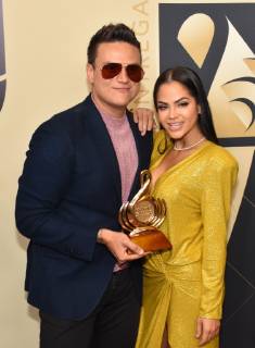 Colombian Silvestre Dangon (L) and Dominican Natti Natasha pose during the Lo Nuestro Awards at the American Airlines Arena in Miami, USA, 21 February 2019. Lo Nuestro celebrates today a new edition of these popular voting awards organized by the network Univision and which awards the best Hispanic artists of the last year. Lo Nuestro Awards 2019 !ACHTUNG: NUR REDAKTIONELLE NUTZUNG!  Copyright: xGastonxDexCardenasx AME7010 20190222-636864147011518249