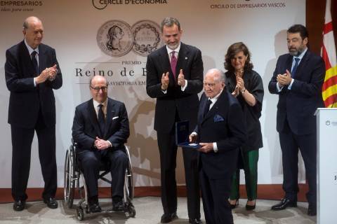 Spain s King Felipe VI (3-L) gives to businessman Mariano Puig (3-R) the Spanish Kingdom Award for his business career in L Hospitalet de Llobregat, Barcelona, Spain, 25 February 2019. Spanish Kingdom Award !ACHTUNG: NUR REDAKTIONELLE NUTZUNG!  Copyright: xQuiquexGarciax GRAF3610 20190225-636867245798762771
