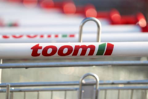 Freiburg Themenbild - Toom Baumarkt, Baustoffmarkt in Freiburg Themenbild - Toom Baumarkt, Baustoffmarkt in Freiburg Freiburg 24.02.2019 Einkaufswagen Toom, Werbeschild, Logo, Schriftzug, Reklame, Tag, Aussenaufnahme Featurebild, Symbolbild, Themenbild Copyright: xEIBNER DanielxFleigx EP_DFG