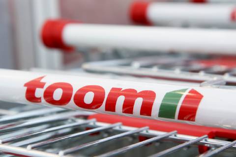 Freiburg Themenbild - Toom Baumarkt, Baustoffmarkt in Freiburg Themenbild - Toom Baumarkt, Baustoffmarkt in Freiburg Freiburg 24.02.2019 Einkaufswagen Toom, Werbeschild, Logo, Schriftzug, Reklame, Tag, Aussenaufnahme Featurebild, Symbolbild, Themenbild Copyright: xEIBNER DanielxFleigx EP_DFG