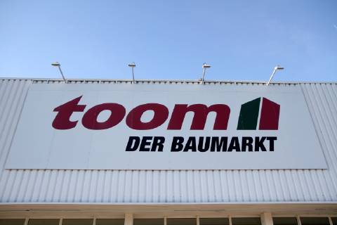 Freiburg Themenbild - Toom Baumarkt, Baustoffmarkt in Freiburg Themenbild - Toom Baumarkt, Baustoffmarkt in Freiburg Freiburg 24.02.2019 Toom, Werbeschild, Logo, Schriftzug, Reklame, Tag, Aussenaufnahme Featurebild, Symbolbild, Themenbild Copyright: xEIBNER DanielxFleigx EP_DFG