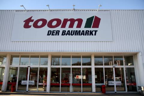 Freiburg Themenbild - Toom Baumarkt, Baustoffmarkt in Freiburg Themenbild - Toom Baumarkt, Baustoffmarkt in Freiburg Freiburg 24.02.2019 Toom, Werbeschild, Logo, Schriftzug, Reklame, Tag, Aussenaufnahme Featurebild, Symbolbild, Themenbild Copyright: xEIBNER DanielxFleigx EP_DFG