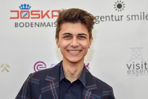 14. Steiger Award am 16.03.2019 im Casino der Zeche Zollverein in Essen Lukas Rieger bekommt der Steiger Award in der Kategorie Nachwuchs verliehen