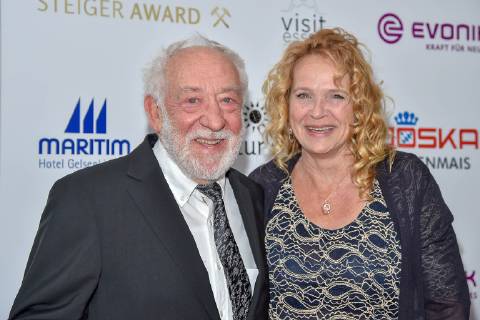Entertainment Bilder des Tages 14. Steiger Award am 16.03.2019 im Casino der Zeche Zollverein in Essen Dieter Hallervordern und Christine Zander bei der Verleihung des Steiger Award