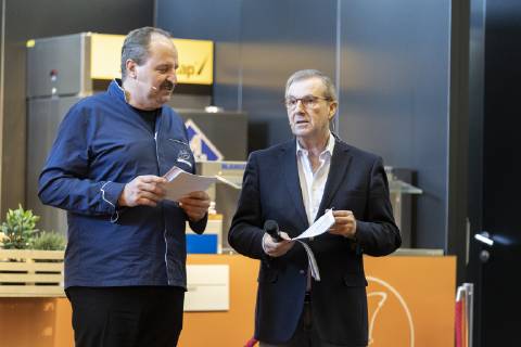 Auftrittsserie nach Zusammenburch im Tagesschau Studio - Jan Hofer auf der INTERNORGA moderiert gemeinsam mit Johann Lafer vier Tage lang den Kochwettbewerb Next Chef Award;Auftrittsserie nach Zusammenburch im Tagesschau Studio - Jan Hofer auf der INTERNORGA moderiert gemeinsam mit Johann Lafer vier Tage lang den Kochwettbewerb Next Chef Award, Hamburg Hamburg Deutschland Messegelände