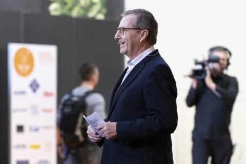 Auftrittsserie nach Zusammenburch im Tagesschau Studio - Jan Hofer auf der INTERNORGA moderiert gemeinsam mit Johann Lafer vier Tage lang den Kochwettbewerb Next Chef Award;Auftrittsserie nach Zusammenburch im Tagesschau Studio - Jan Hofer auf der INTERNORGA moderiert gemeinsam mit Johann Lafer vier Tage lang den Kochwettbewerb Next Chef Award, Hamburg Hamburg Deutschland Messegelände