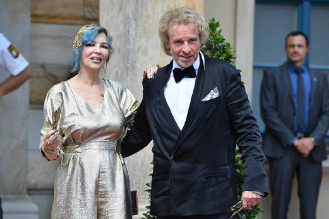 Nach über 40 Jahren Ehe Thea und Thomas Gottschalk haben sich getrennt. Archivfoto: Showmaster Thomas GOTTSCHALK mit Ehefrau Thea bei ihrer Ankunft. Eroeffnung der Bayreuther Richard Wagner Festspiele 2018. Roter Teppich am 25.07.2018. Gruener Huegel, Festspielhaus.Bayreuth.
