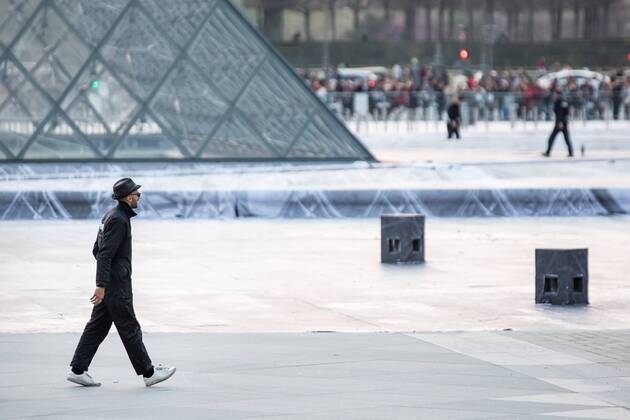Entertainment Themen der Woche KW13 Paris, France, le 29 mars 2019 - The artist JR makes a giant trompe l oeil for the 30th anniversary of the Louvre s Pyramid.  Copyright: xAlexisxSciardx