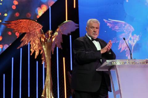 Entertainment Bilder des Tages MOSCOW, RUSSIA â€“ MARCH 30, 2019: Nika founder and artistic director Yuli Gusman makes remarks at the 32nd Nika Film Award Ceremony. Vyacheslav Prokofyev TASS  TS0A66E3