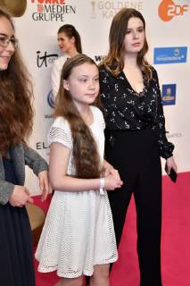Greta Thunberg und Luisa Neubauer bei der 54. Verleihung der Goldenen Kamera 2019 im Flughafen Tempelhof. Berlin, 30.03.2019