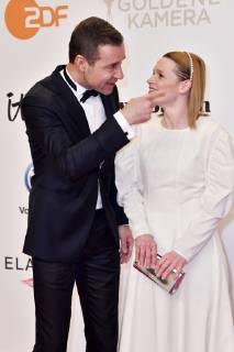 Kai Pflaume und Karoline Herfurth bei der 54. Verleihung der Goldenen Kamera 2019 im Flughafen Tempelhof. Berlin, 30.03.2019
