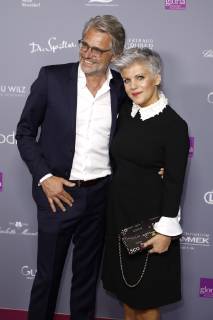 Birgit Schrowange mit Freund Frank Spothelfer bei der 6. Verleihung des Deutschen Kosmetikpreises Gloria 2019 im Hilton Hotel. Düsseldorf, 30.03.2019