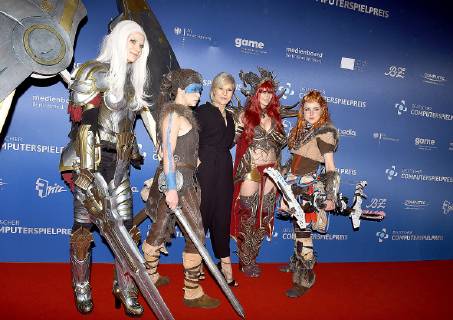 09.04.2019, xlakx, Entertainment eSports, Verleihung des deutschen - Computerspielpreis 2019 emspor, v.l.Ina Müller,Moderatorin bei der Verleihung des Deutschen Computerspielpreises 2019 im Admiralspalast Berlin. Berlin