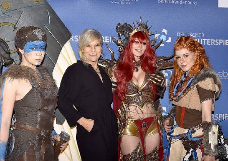 09.04.2019, xlakx, Entertainment eSports, Verleihung des deutschen - Computerspielpreis 2019 emspor, v.l.Ina Müller,Moderatorin bei der Verleihung des Deutschen Computerspielpreises 2019 im Admiralspalast Berlin. Berlin