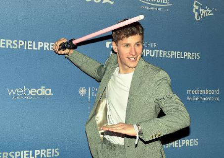 09.04.2019, xlakx, Entertainment eSports, Verleihung des deutschen - Computerspielpreis 2019 emspor, v.l.Lukas Sauer, Schauspieler und Model bei der Verleihung des Deutschen Computerspielpreises 2019 im Admiralspalast Berlin. Berlin