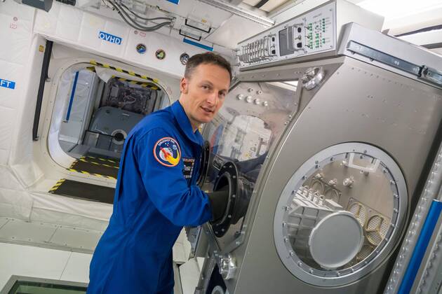 Matthias Maurer, Astronaut, im SpaceShip EAC, Trainingscenter für Astronauten, Köln, Deutschland, Europa Copyright: imageBROKER/UlrichxZillmann ibluzi04869774.jpg