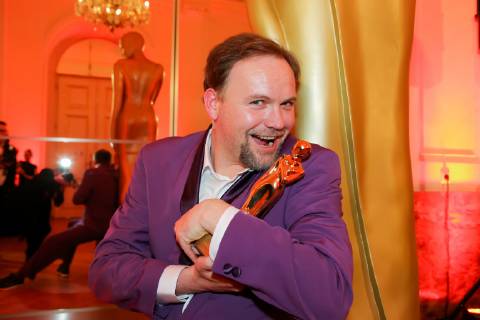 13.04.2019, Wiener Hofburg, ROMY - Film- u. TV-Preis, Gala-Verleihung des Fernseh-Preises von ORF u. KURIER im Bild: Thomas Stipsits, -mit d Award, ROMY - Film- u. TV-Preis