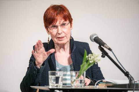 Anne Duden - Dichterinnenporträt Anne Duden - Dichterinnenporträt Lesung und Gespräch im Haus für Poesie