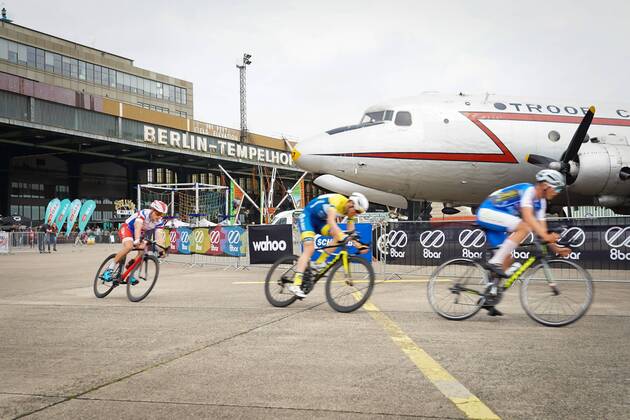 News Themen der Woche KW17 News Bilder des Tages 27.04.2019,Berlin,Deutschland,GER, Flughafen Tempelhof Gelände,VELOBerlin 2019, Messe VELOBerlin, Das Fahrradfestival ist eine Publikumsleitmesse rund um Fahrrad & urbane Mobilität. Mehr als 270 Aussteller präsentieren auf der VELOBerlin aktuelle Trends und Innovationen aus der Fahrradbranche und dem Bereich urbane Mobilität.