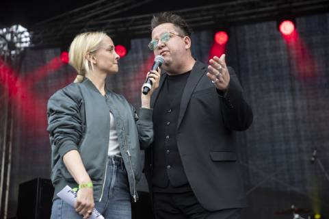 Janin Ullmann und Sebastian Krumbiegel beim Konzert Zusammenstehen im Beethovenpark. Erfurt, 01.05.2019