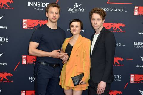 Timmi Trinks, Lena Urzendowsky, Jonathan Berlin beim BUNTE New Faces Award Film im Umspannwerk in Berlin am 02.05.2019