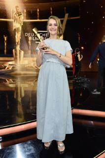 Luise Heyer, die Schauspielerin und Preisträgerin auf der Bühne bei der Verleihung Deutscher Filmpreis am 3.05.2019 in Berlin Deutscher Filmpreis 2019 in Berlin - Party