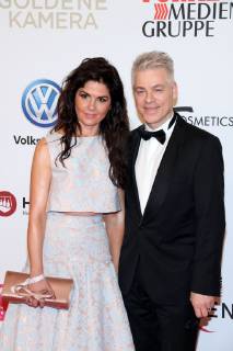 15 Michael Mittermeier und Ehefrau Gudrun bei der Verleihung der Goldenen Kamera 2019 im Flughafen Tempelhof am 30.2.2019 in Berlin. Berlin Deutschland, Germany Copyright: xPOP-EYE Buggex POPEYE10110474
