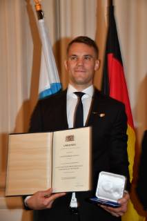 Manuel Neuer Verleihung der Sozialmedaille Bayerische Staatsmedaille für soziale Verdienste Max-Joseph-Saal Residenz München 13. Mai 2019