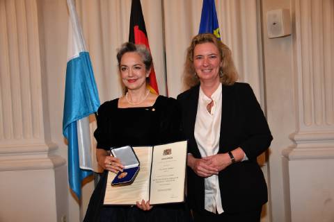 Irina Wanka und Kerstin Schreyer (Sozialministerin) Verleihung der Sozialmedaille Bayerische Staatsmedaille für soziale Verdienste Max-Joseph-Saal Residenz München 13. Mai 2019