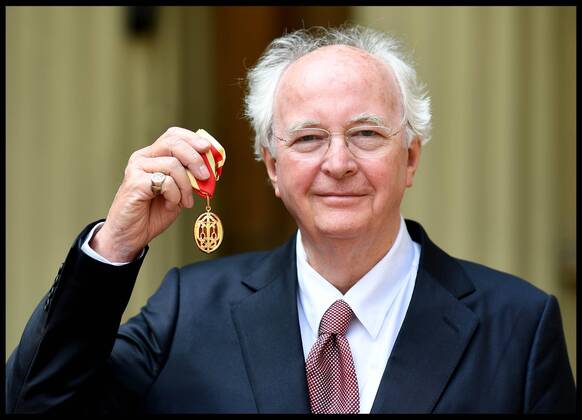 . 16 05 2019. London, United Kingdom. Investitures. Sir Philip Pullman after receiving his Knighthood from Prince Charles at the Investiture Ceremony at Buckingham Palace, London.  xAndrewxParsonsx xi-Imagesx IIM-19683-0005