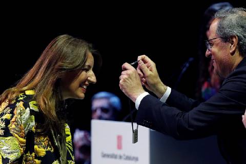 Italian architect Benedetta Tagliabue (L) receives from Catalan regional President Quim Torra (R) the Cross of Saint George award at a ceremony in Barcelona, Catalonia, north eastern Spain, 16 May 2019. The Cross of Saint George award is handed by the Catalan regional Government to important personalities and social entities for their contributions in Catalonia. Cross of Saint George in Barcelona !ACHTUNG: NUR REDAKTIONELLE NUTZUNG!  Copyright: xAlejandroxGarciax GRAFCAT9209 20190516-636936358552550621