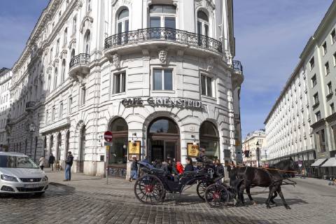 Cafe Klimt im ehemaligen Cafe Griensteidl am Michaelerplatz in Wien