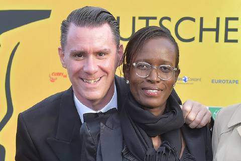 Deutscher Synchronpreis 2019 Andrej Hermlin mit Ehefrau Joyce Hermlin Ankunft zur Verleihung des Deutschen Synchronpreises 2019 im TIP am Knazlermat in Berlin am 23.05.2019