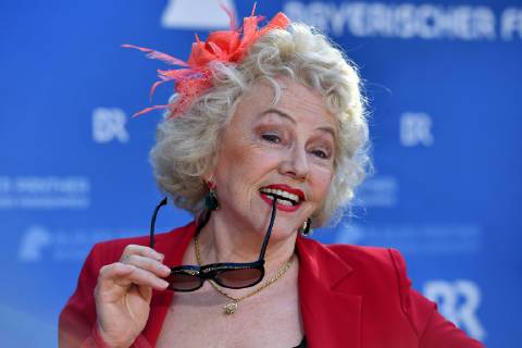 Veronika von QUAST (Schauspielerin) Einzelbild,angeschnittenes Einzelmotiv, Portraet,Portrait,Porträt. Roter Teppich,Red Carpet,Bayerischer Fernsehpreis 2019 am 24.05.2019.
