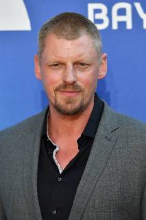 Mrtin GRUBER (Schauspieler) Einzelbild,angeschnittenes Einzelmotiv,Portraet,Portrait,Porträt. Roter Teppich,Red Carpet,Bayerischer Fernsehpreis 2019 am 24.05.2019.