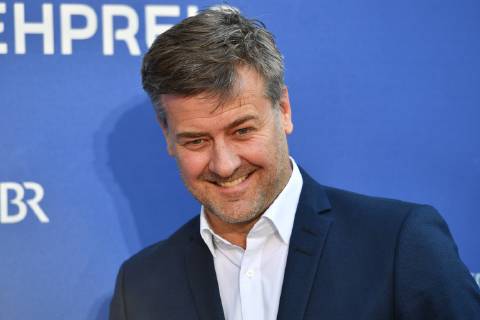 Marcus MITTERMEIER (Schauspieler), Einzelbild,angeschnittenes Einzelmotiv, Portraet,Portrait,Porträt. Roter Teppich,Red Carpet,Bayerischer Fernsehpreis 2019 am 24.05.2019.
