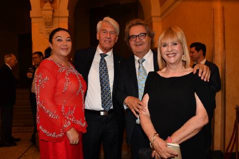 Wolf-Dieter Ring mit Ehefrau und Helmut Markwort mit Bayerische Fernsehpreis 2019 Party Verleihung des Bayerischen Fernsehpreis im Prinzregententheater München 23.Mai 2019