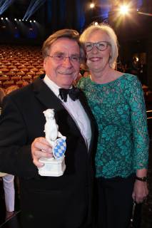 Elmar Wepper mit Ehefrau Anita, Bayerischer Fernsehpreis 2019 im Prinzregententheater in Muenchen am 25.05.2019