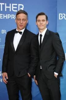 Thomas Wlaschiha und Rick Okon, Bayerischer Fernsehpreis 2019 im Prinzregententheater in Muenchen am 25.05.2019
