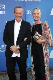 Michael Roll mit Begleitung, Bayerischer Fernsehpreis 2019 im Prinzregententheater in Muenchen am 25.05.2019