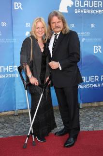 Leslie Mandoki mit Ehefrau, Bayerischer Fernsehpreis 2019 im Prinzregententheater in Muenchen am 25.05.2019