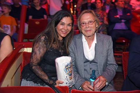 Volker Lechtenbrink mit Ehefrau Guel Ural-Aytekin bei der Circus Roncalli Premiere auf der Moorweide in Hamburg am 07.06.2019