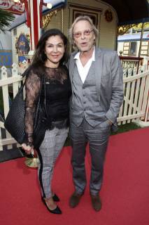 Volker Lechtenbrink mit Ehefrau Gül Ural-Aytekin bei der Premiere vom Circus Roncalli 2019 auf der Moorweide. Hamburg, 07.06.2019