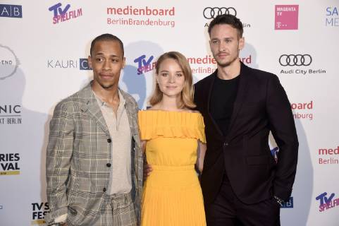 Jerry Hoffmann, Sonja Gerhardt und Vladimir Burlakov bei der Verleihung des Berlin Series Award 2019 im Titanic Hotel Gendarmenmarkt. Berlin, 13.06.2019