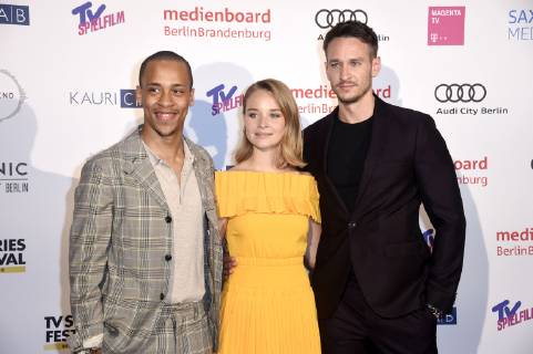 Jerry Hoffmann, Sonja Gerhardt und Vladimir Burlakov bei der Verleihung des Berlin Series Award 2019 im Titanic Hotel Gendarmenmarkt. Berlin, 13.06.2019