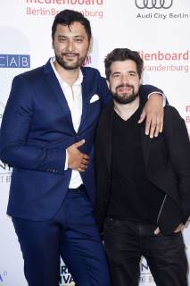 Mark Olan Dreesen und Adolfo Kolmerer bei der Verleihung des Berlin Series Award 2019 im Titanic Hotel Gendarmenmarkt. Berlin, 13.06.2019