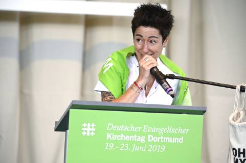 Dunja Hayali spricht auf dem 37. Deutschen Evangelischen Kirchentag 2019 in der Eissporthalle. Dortmund, 21.06.2019