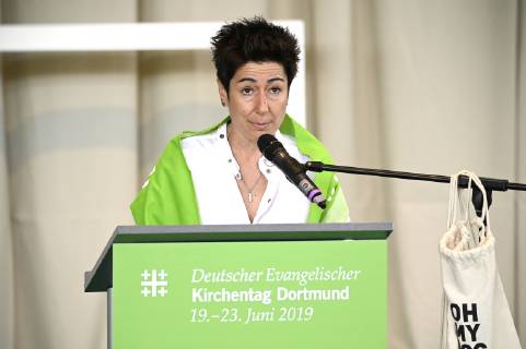 Dunja Hayali spricht auf dem 37. Deutschen Evangelischen Kirchentag 2019 in der Eissporthalle. Dortmund, 21.06.2019