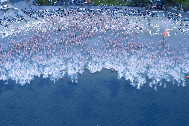 News Themen der Woche KW25 News Bilder des Tages DARK MOFO WINTER SOLSTICE SWIM HOBART, Swimmers participate in the 2019 Dark Mofo Nude Solstice Swim at Sandy Bay beach, Hobart, Saturday, 22 June 2019. ( NO ARCHIVING, EDITORIAL USE ONLY, NO USE IN BOOKS WITHOUT CONSENT HOBART TAS AUSTRALIA  Copyright: xRBx 20190622001405467021